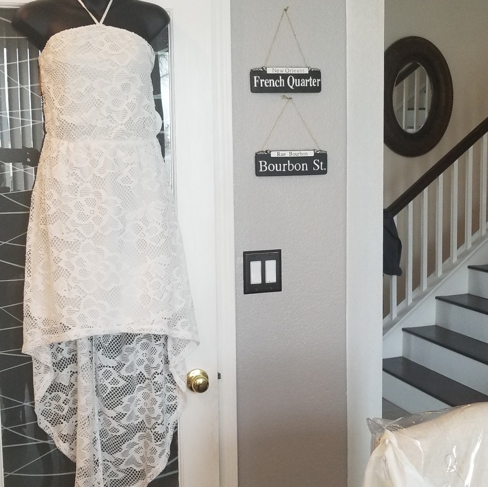 Ladies White Strapless Sundress